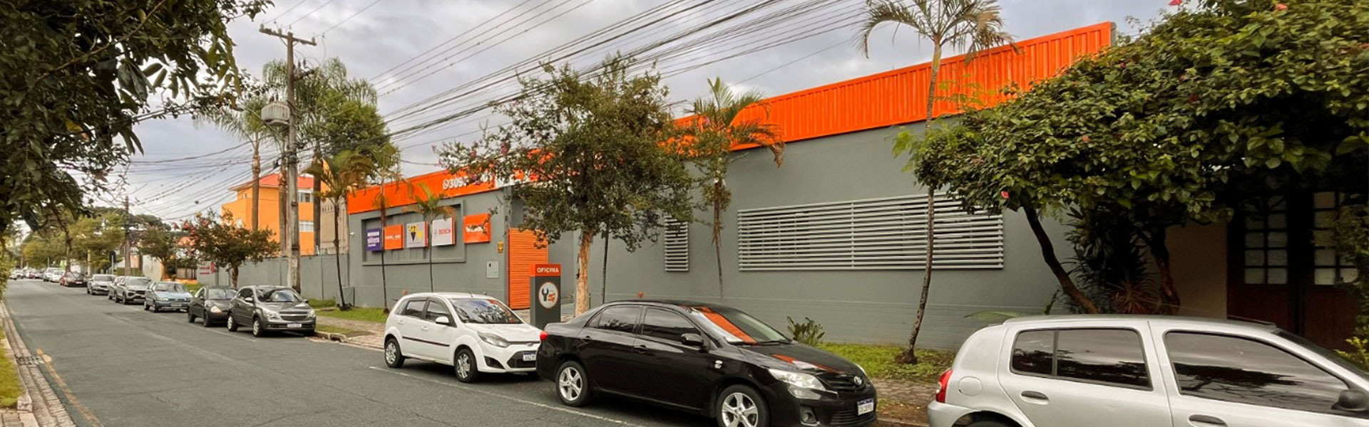 Entrada da Auto América Funilaria e Pintura - Alto da XV - Curitiba